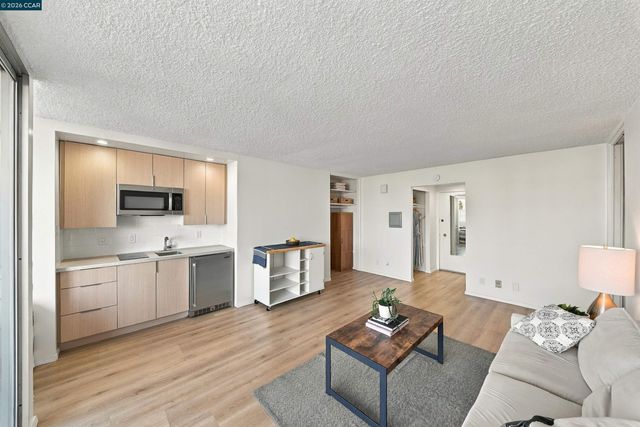 2550 Dana 3H, Berkeley, CA 94704