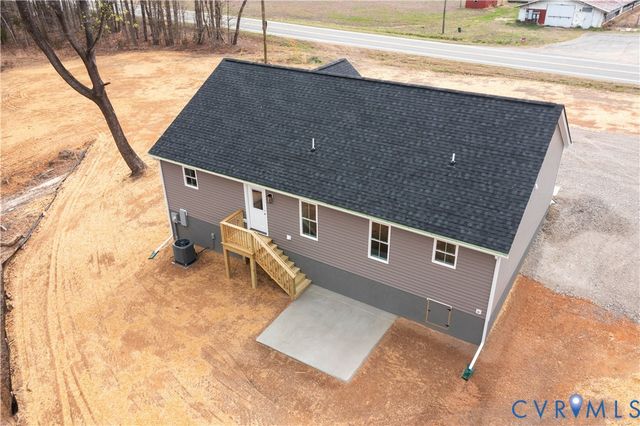 704 Columbia Rd, Columbia, VA 23038