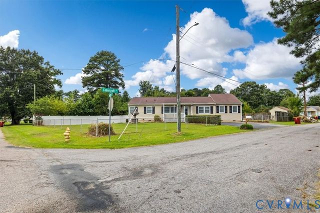 427 Deerfield Dr, Petersburg, VA 23805