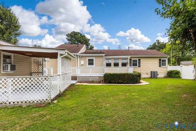 427 Deerfield Dr, Petersburg, VA 23805