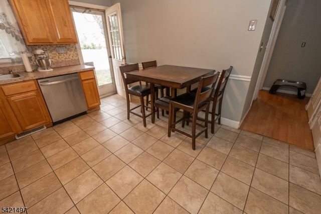 1033 Grove A-B, North Brunswick Twp., NJ 08902