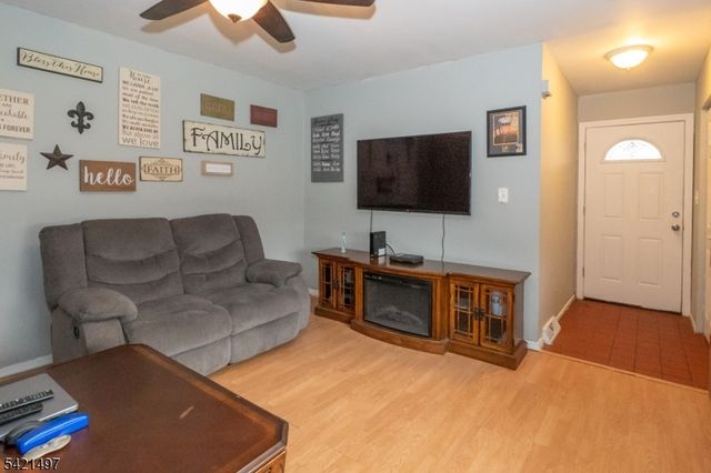 1033 Grove A-B, North Brunswick Twp., NJ 08902