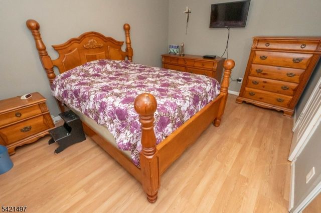 1033 Grove A-B, North Brunswick Twp., NJ 08902