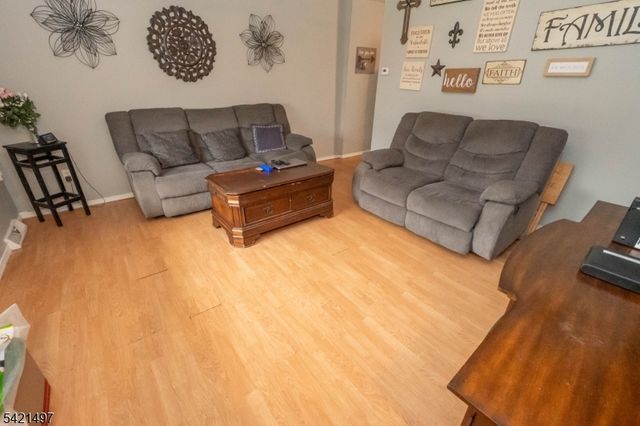 1033 Grove A-B, North Brunswick Twp., NJ 08902