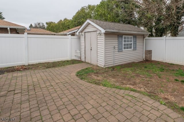 1033 Grove A-B, North Brunswick Twp., NJ 08902