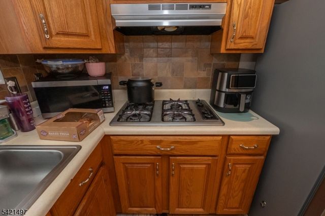 1033 Grove A-B, North Brunswick Twp., NJ 08902