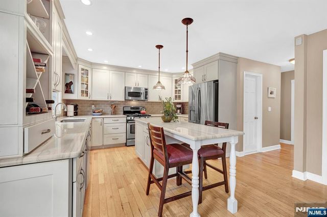 98 Maple Street, Rutherford, NJ 07070