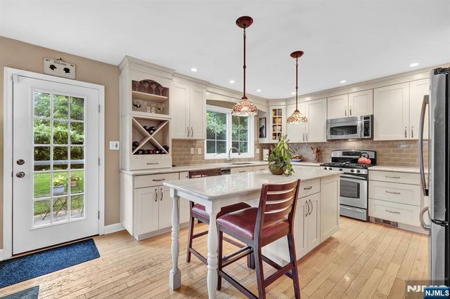 98 Maple Street, Rutherford, NJ 07070