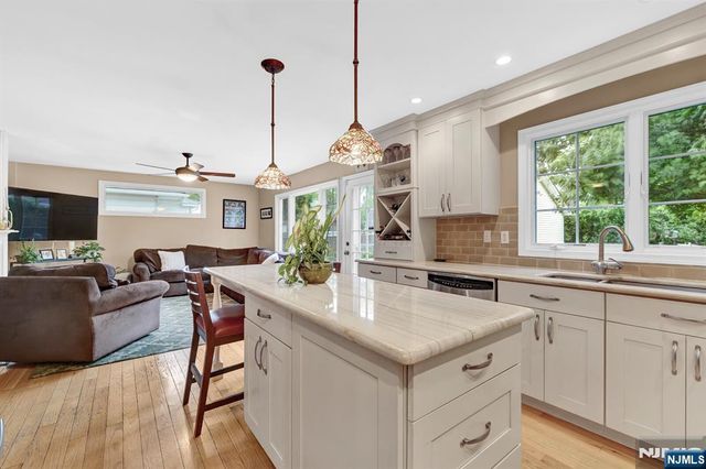 98 Maple Street, Rutherford, NJ 07070