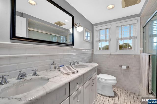 98 Maple Street, Rutherford, NJ 07070