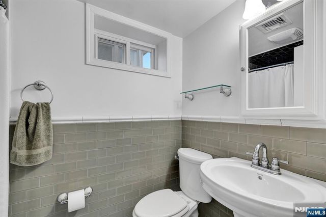 98 Maple Street, Rutherford, NJ 07070
