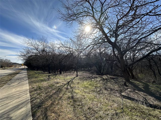 1557 Lake Ridge Parkway, Cedar Hill, TX 75104