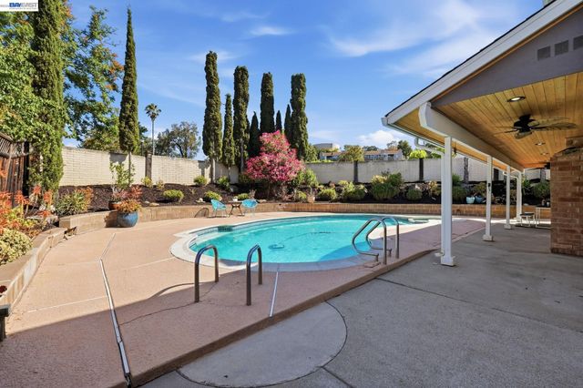 4346 Fallbrook Rd, Concord, CA 94521