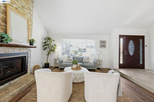 4346 Fallbrook Rd, Concord, CA 94521