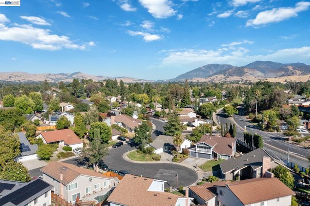 4346 Fallbrook Rd, Concord, CA 94521