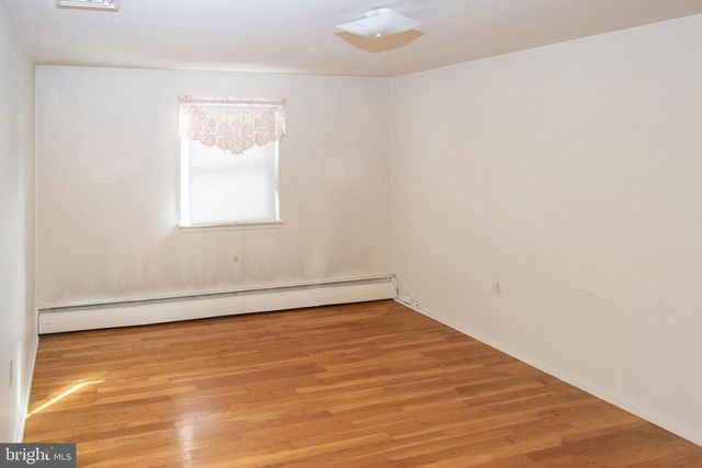 25 E TOWNSHIP LINE RD, Souderton, PA 18964