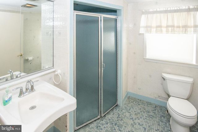 25 E TOWNSHIP LINE RD, Souderton, PA 18964