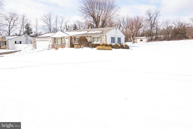 25 E TOWNSHIP LINE RD, Souderton, PA 18964