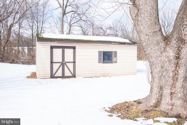 25 E TOWNSHIP LINE RD, Souderton, PA 18964