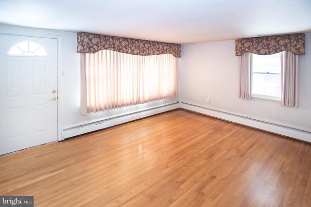 25 E TOWNSHIP LINE RD, Souderton, PA 18964