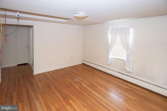 25 E TOWNSHIP LINE RD, Souderton, PA 18964