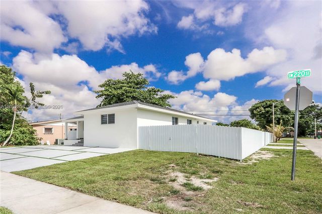 11001 SW 220th Street EFF, Miami, FL 33170