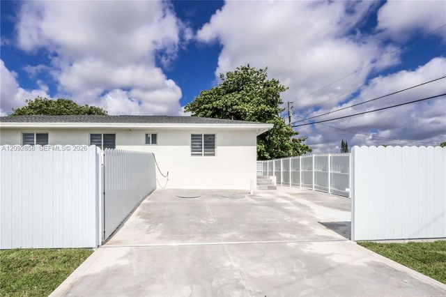 11001 SW 220th Street EFF, Miami, FL 33170