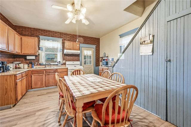 753 Spruce Ave, Sharon, PA 16146