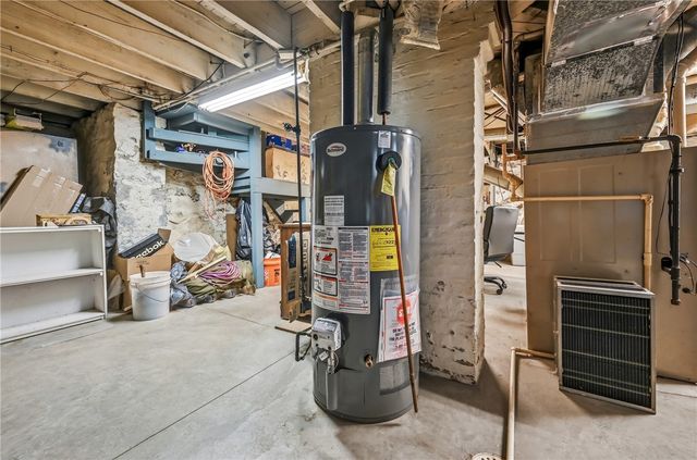 753 Spruce Ave, Sharon, PA 16146