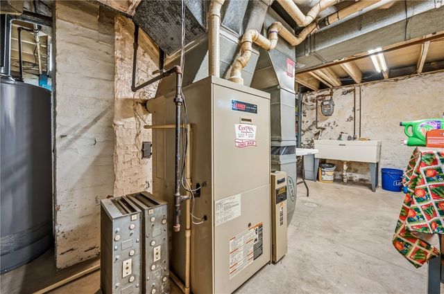 753 Spruce Ave, Sharon, PA 16146