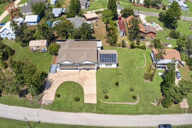 139 Laurel Cove W, Onalaska, TX 77360