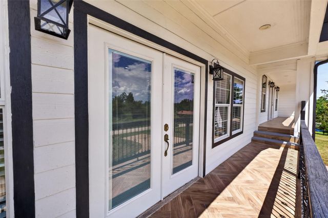 139 Laurel Cove W, Onalaska, TX 77360