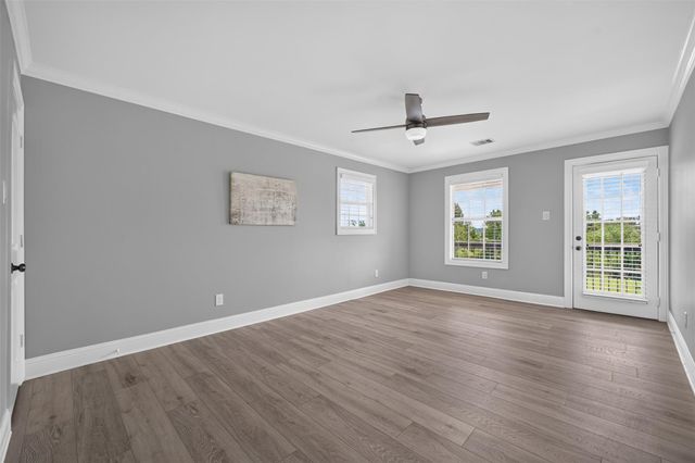 139 Laurel Cove W, Onalaska, TX 77360