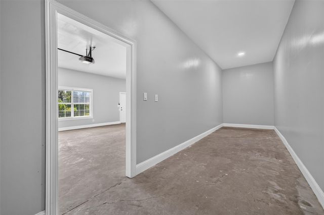 139 Laurel Cove W, Onalaska, TX 77360