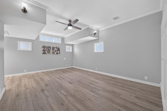 139 Laurel Cove W, Onalaska, TX 77360