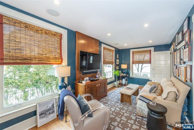 120 W Ridgewood Avenue, Ridgewood, NJ 07450