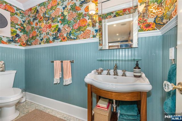 120 W Ridgewood Avenue, Ridgewood, NJ 07450