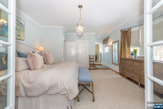 120 W Ridgewood Avenue, Ridgewood, NJ 07450