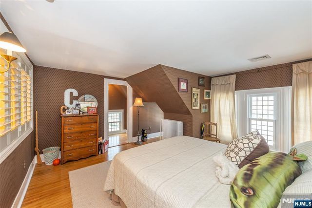 120 W Ridgewood Avenue, Ridgewood, NJ 07450