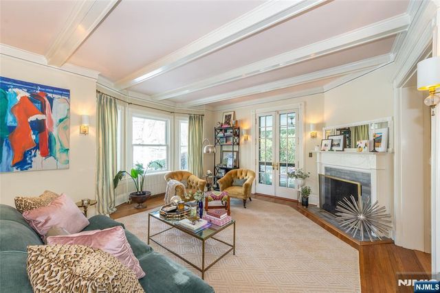 120 W Ridgewood Avenue, Ridgewood, NJ 07450