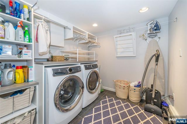 120 W Ridgewood Avenue, Ridgewood, NJ 07450