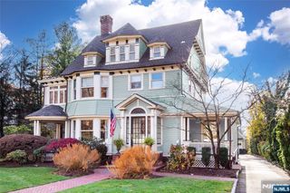 120 W Ridgewood Avenue, Ridgewood, NJ 07450