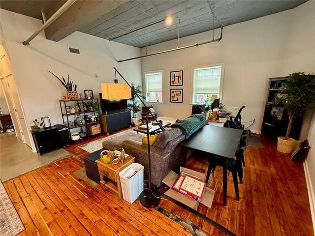 212 45th St 3B, Lawrenceville, PA 15201