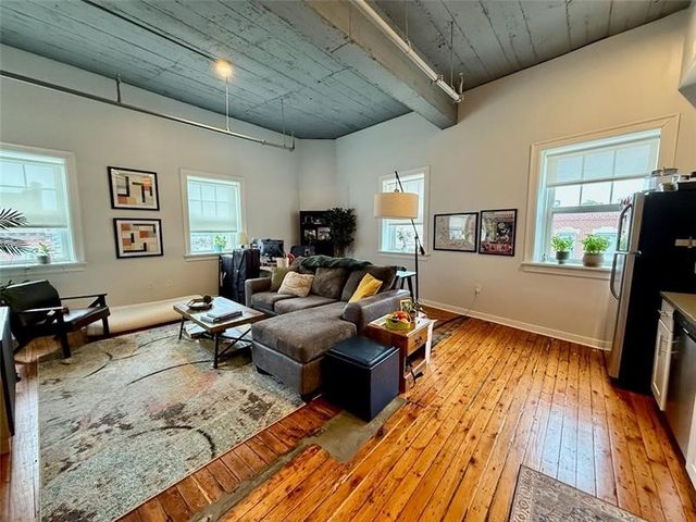 212 45th St 3B, Lawrenceville, PA 15201