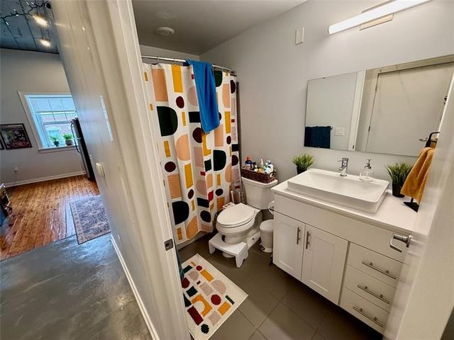 212 45th St 3B, Lawrenceville, PA 15201