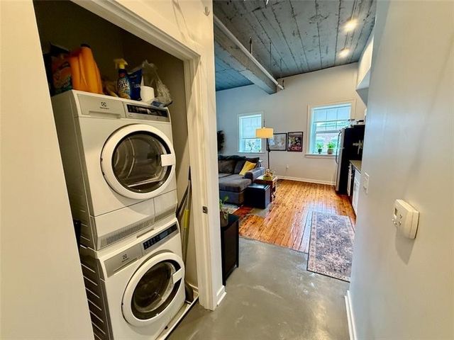 212 45th St 3B, Lawrenceville, PA 15201