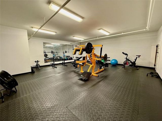 212 45th St 3B, Lawrenceville, PA 15201