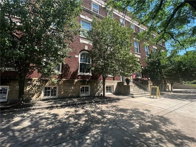 212 45th St 3B, Lawrenceville, PA 15201