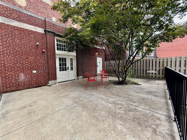 212 45th St 3B, Lawrenceville, PA 15201