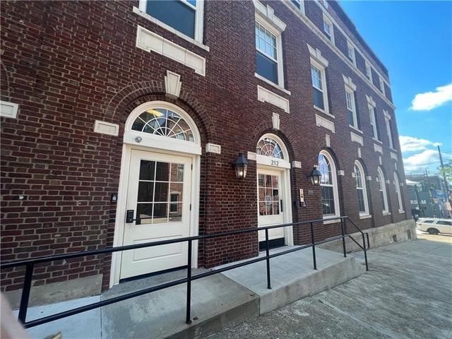 212 45th St 3B, Lawrenceville, PA 15201